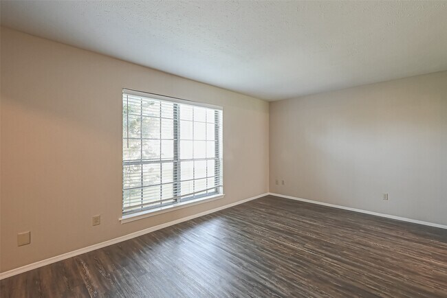 Photo - 2711 Quarry Hill Rd