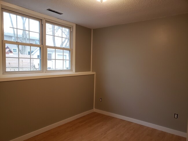 Large Bedrooms - 1429 Spartan Ave