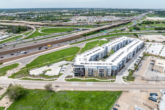 Aéreo - The Grayson on 4th