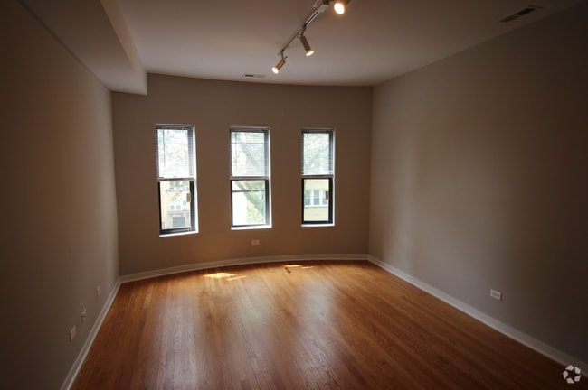 Building Photo - 6447 N Claremont Ave Unit 3 Rental