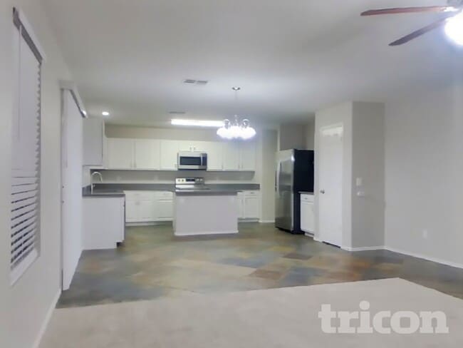 Photo - 15923 N 169th Dr