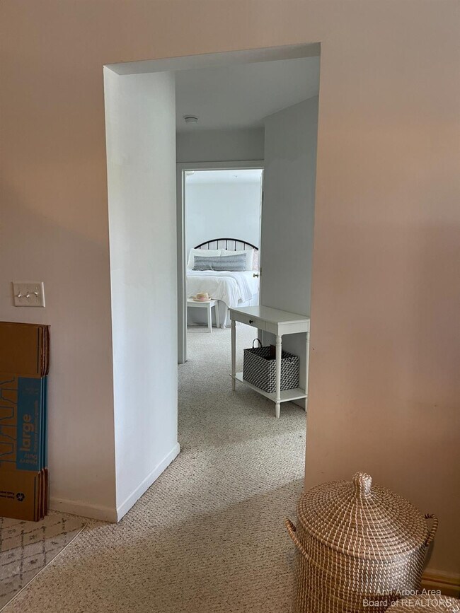 Photo - 1085 Joyce Ln