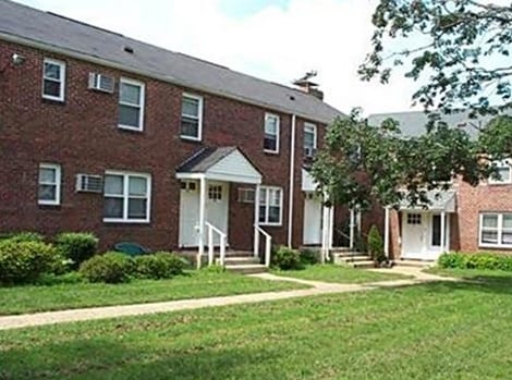 Maple Court Apartments - Maple Court Apartments