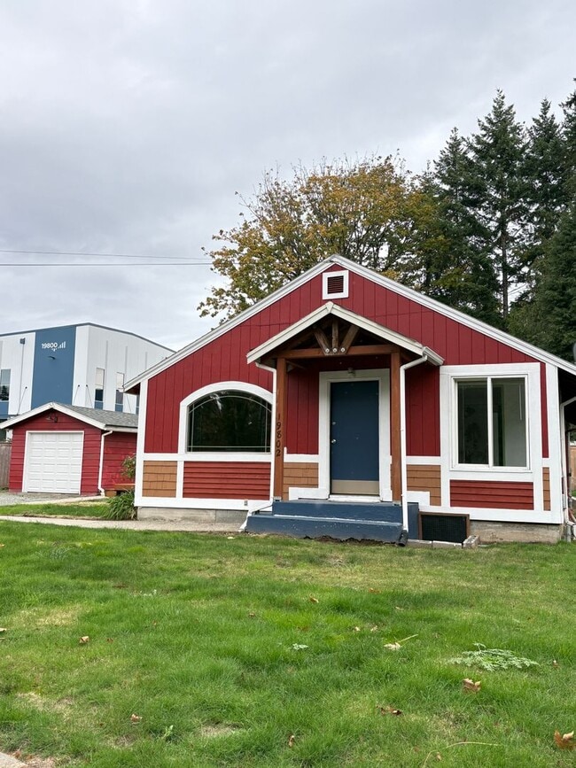 Building Photo - Charming 2 br Bungalow Seatac!