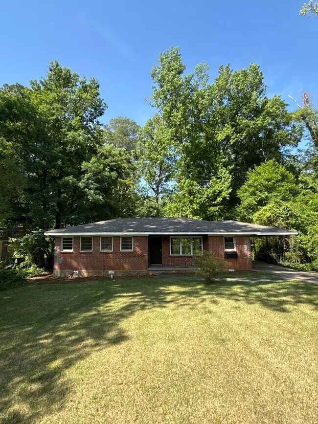 Photo - 3 Bed and 1.5 Bath in Decatur!