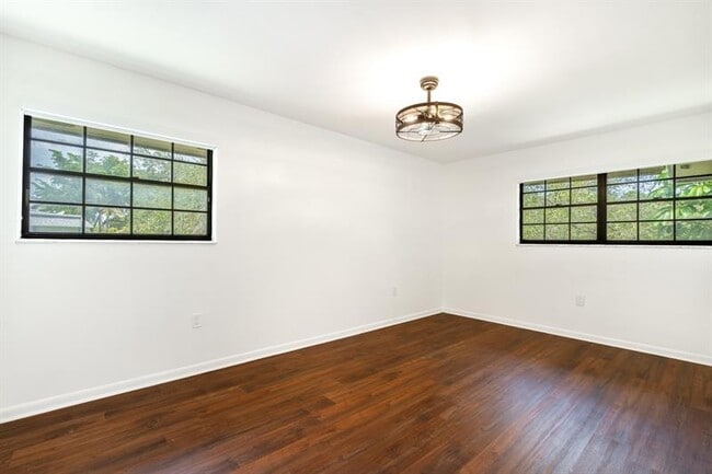 Photo - 927 NE 199th St Unit 202