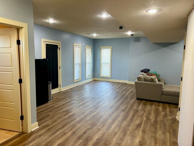 Photo - 10111 N Tullis Dr House
