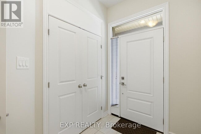 Photo - 110 Jardiniere St