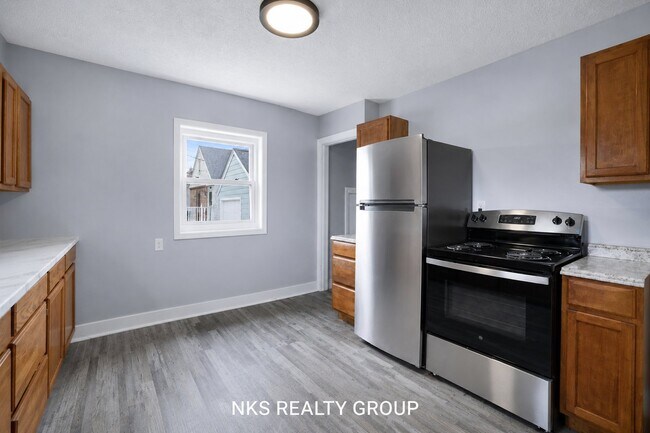 Photo - 2718 E Grand River Ave Unit 2BD/1BA