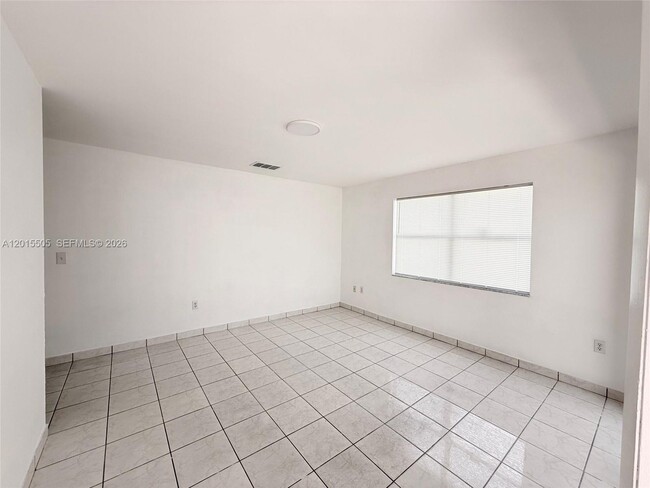 Photo - 2645 SW 28th Ct Unidad 2647