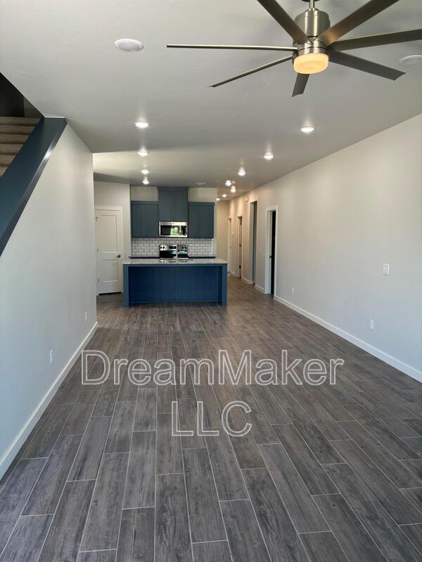 Photo - 1020 Varenna Ln