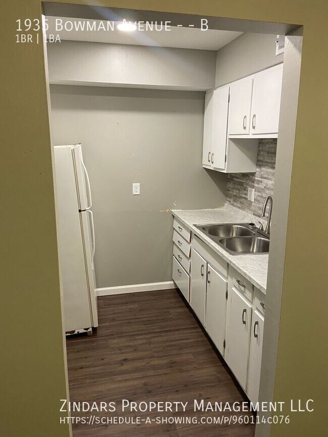 Photo - 1935 N Bowman Ave Unit B