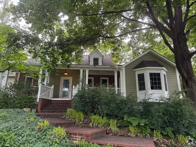 Building Photo - 1408 N Buchanan St Rental