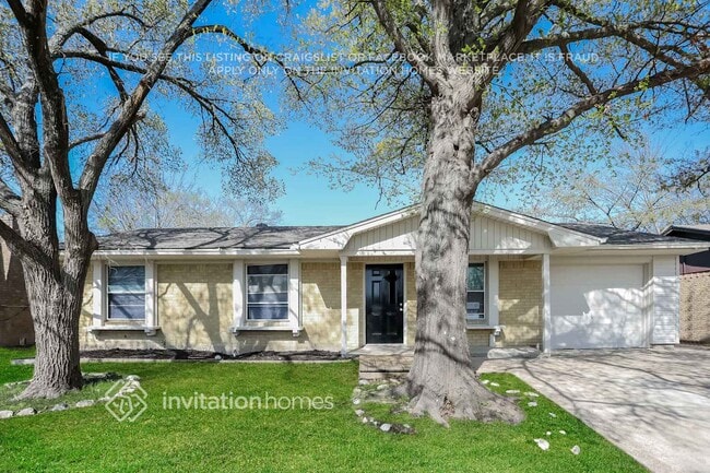 Building Photo - 215 Adams St