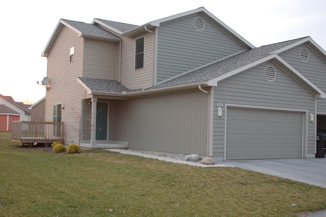 Exterior - 113 W Meade Ave Unit N/A