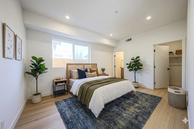 Photo - 2010 S Dunsmuir Ave Unit 2012