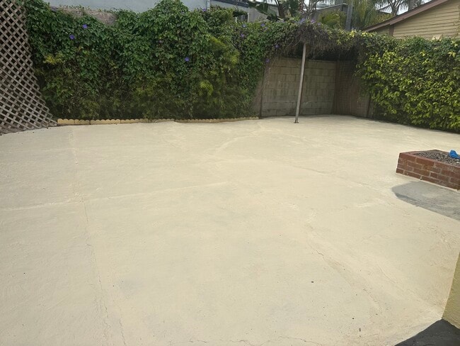 Photo - 309 N Venice Blvd Unidad REAR