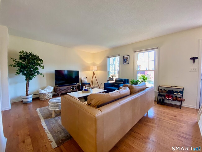 Photo - 908 State St Unit 11