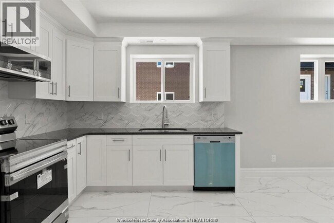 Photo - 2280 Daytona Ave