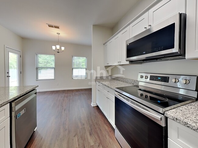 Photo - 351 Shady Glen