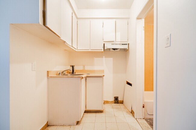 Photo - 6880-625e 25e Ave Unit 8