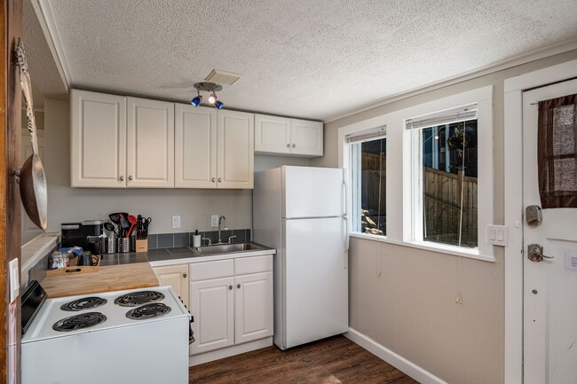 Photo - Ocean view 1 bedroom bottom floor unit close to Alki