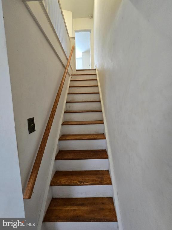 Photo - 158 Rosemar St