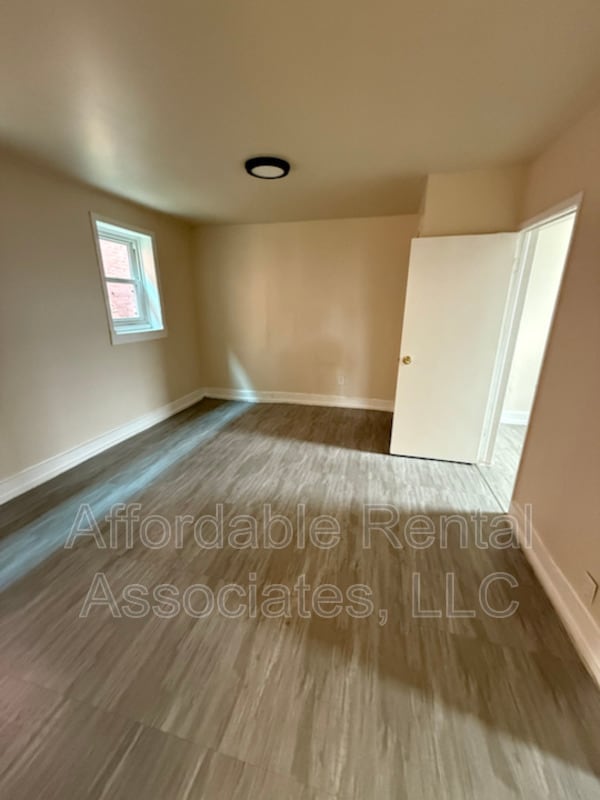 Photo - 1922 S 6th St Unidad Lower