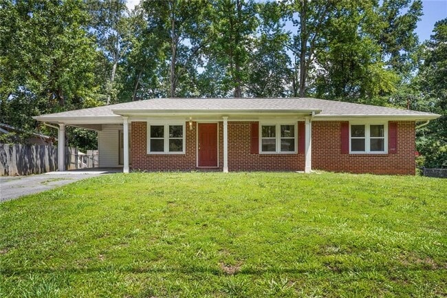 Building Photo - 2416 Lakewood Dr NW Rental