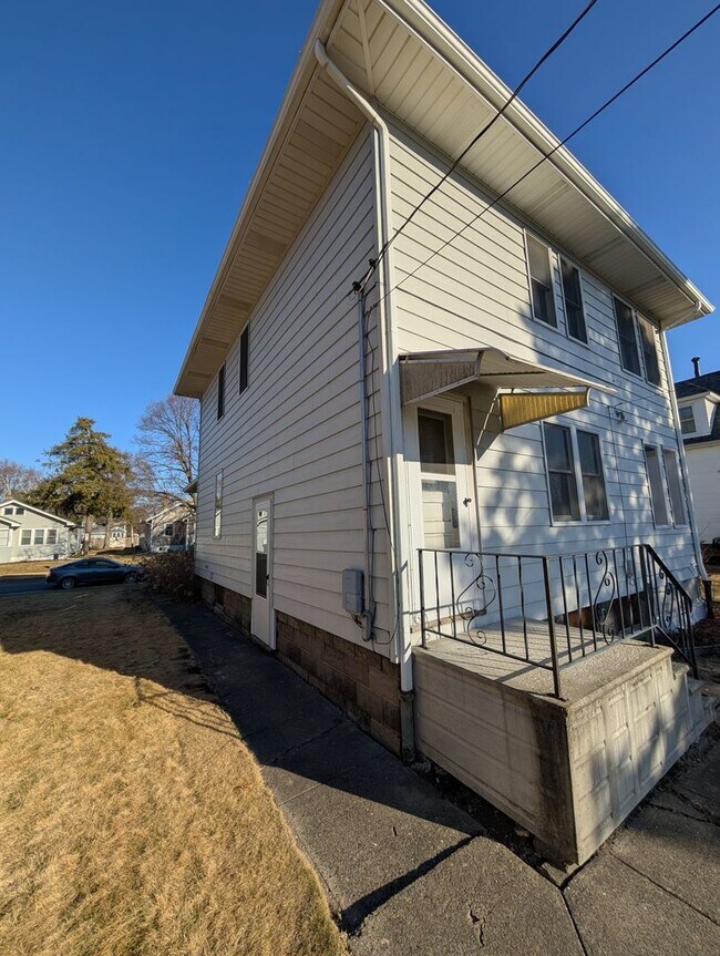 Photo - Spacious 3 Bedroom Home in Rock Island Coming Soon!