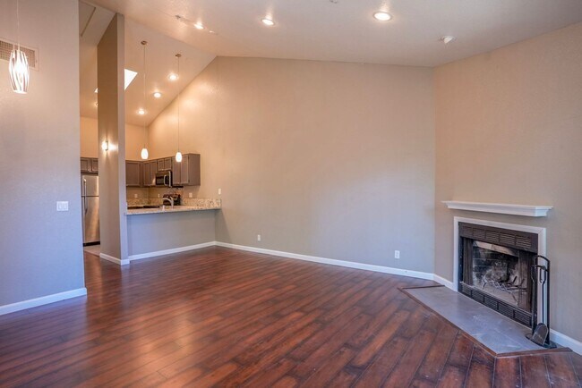 Photo - Stylish Napa Condo with Vaulted Ceilings &...
