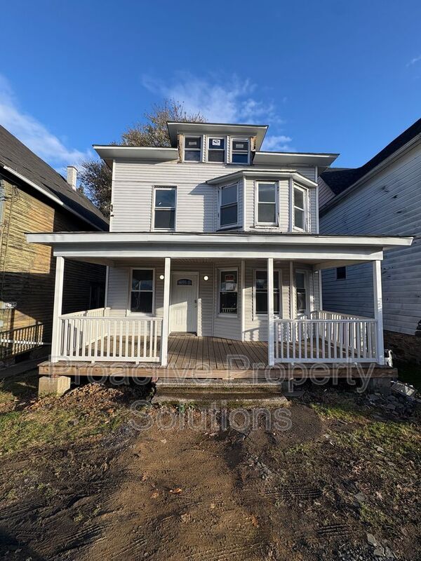 Photo - 415 S Main Ave