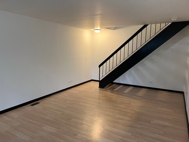 Photo - 231 Dakota Ct