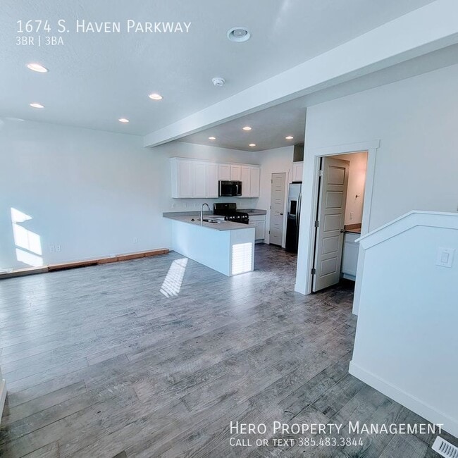 Photo - 1674 Haven Pkwy