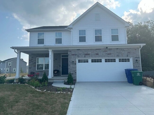 Photo - 452 Steeplechase St