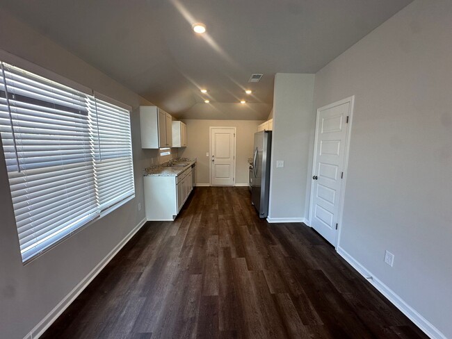 Photo - 71 Skyline Lp
