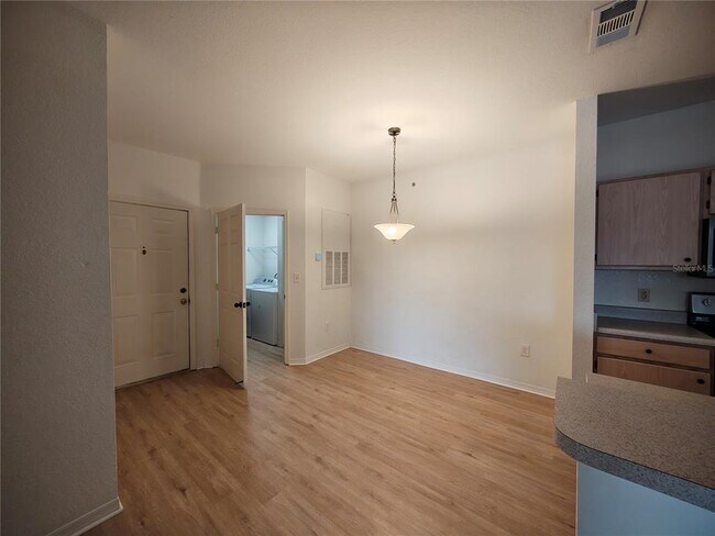 5471 Vineland Rd Unit 7308