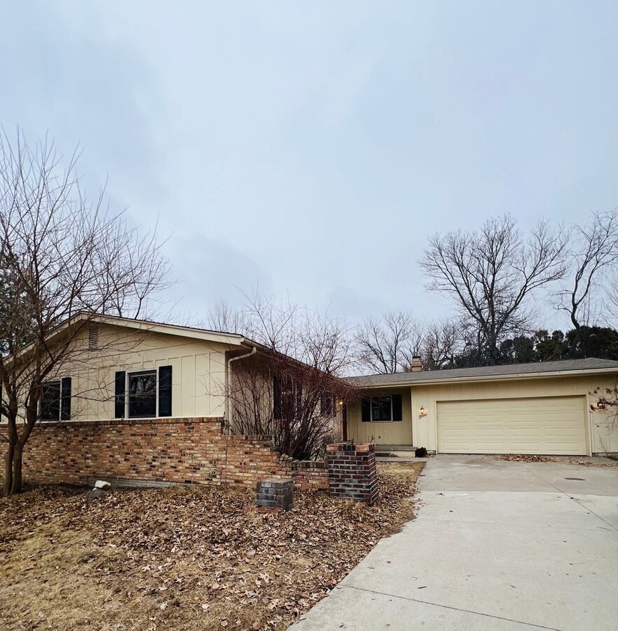 Large 4 Bedroom House in Iowa City - Large 4 Bedroom House in Iowa City