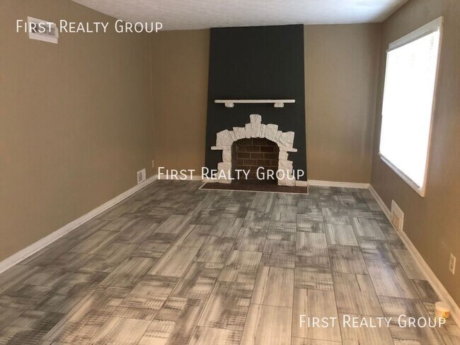 Photo - 330 Verona Rd