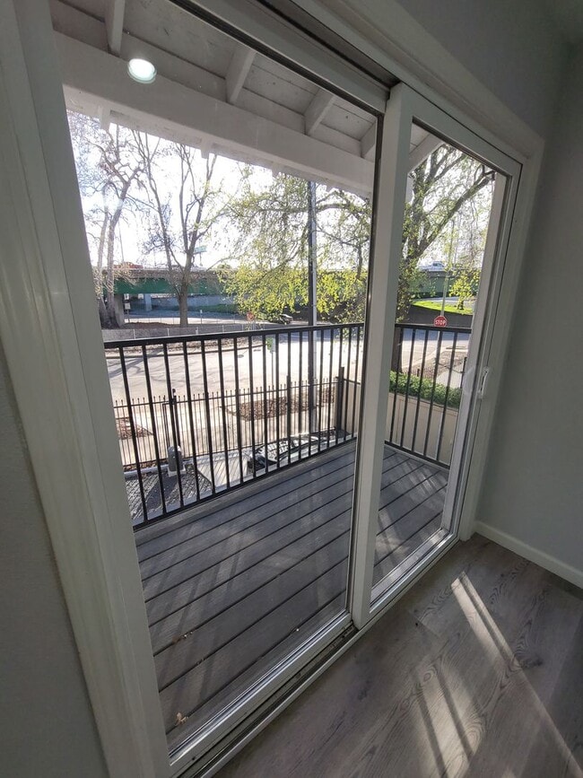 313-315 W Street