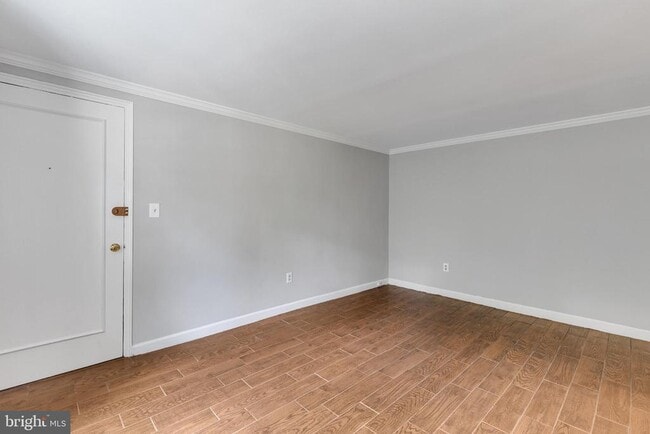 Building Photo - 702 S Arlington Mill Dr Unit 304