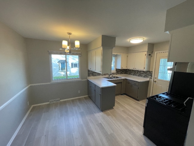 Photo - 4148 S Herman St Unidad 4148