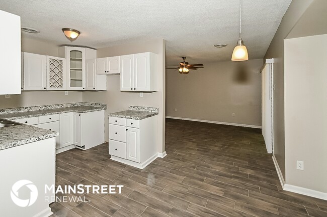 Photo - 886 Valley Springs Dr