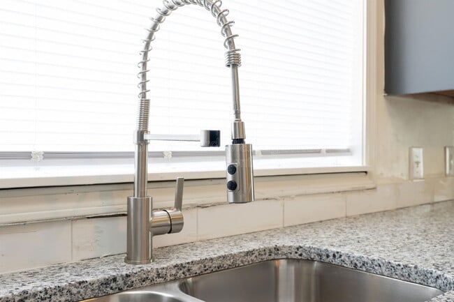 Photo - 1700 N Harvard Ave Unit 1