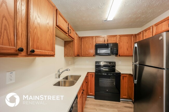 Photo - 1479 Steam Engine Way NE