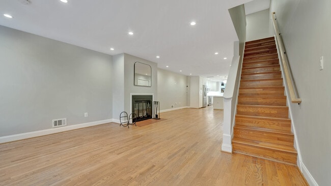 Photo - 29 Bates St NW