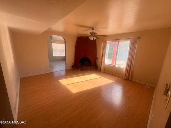 1605 S Marmora Ave