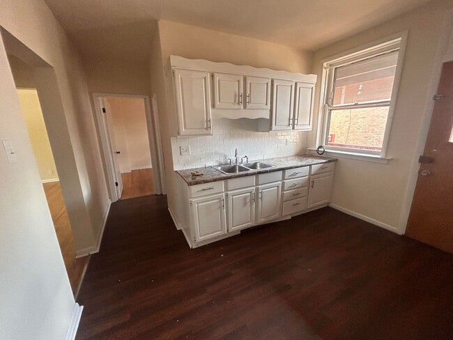 Photo - 6 Corners Apartment! Unit 4811-2E