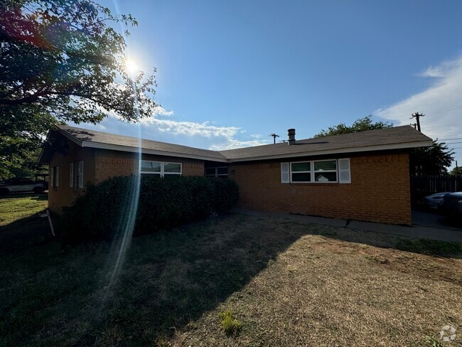 Building Photo - 5412 39th Dr Rental