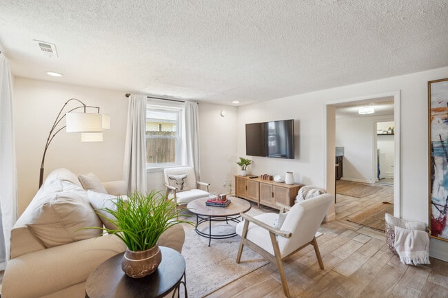 Photo - 135 Elmhurst Ave